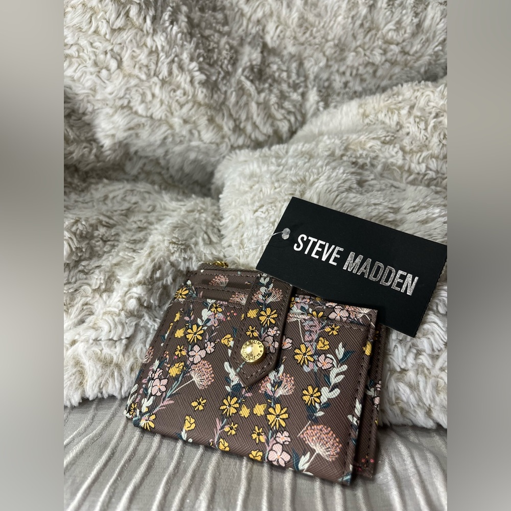 Steve Madden Floral mini Wallet